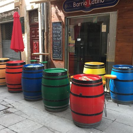 Appart Sympa Dans Le Vieux Nîmes Exterior photo