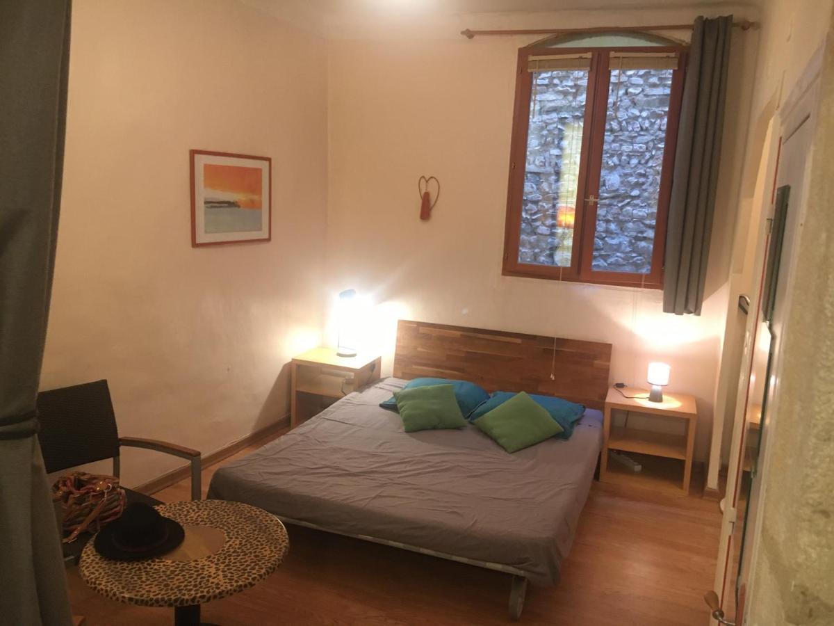 Appart Sympa Dans Le Vieux Nîmes Exterior photo