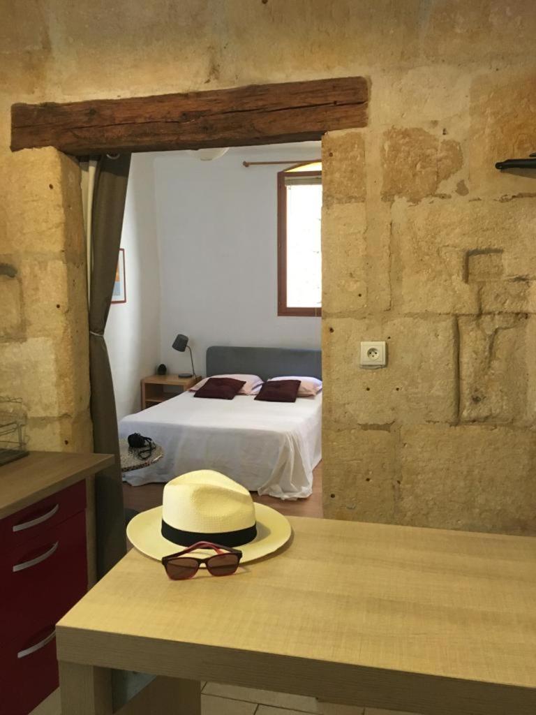 Appart Sympa Dans Le Vieux Nîmes Exterior photo