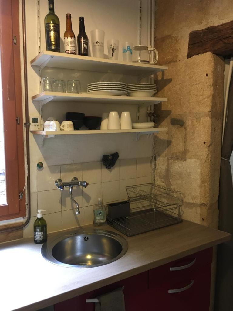 Appart Sympa Dans Le Vieux Nîmes Exterior photo